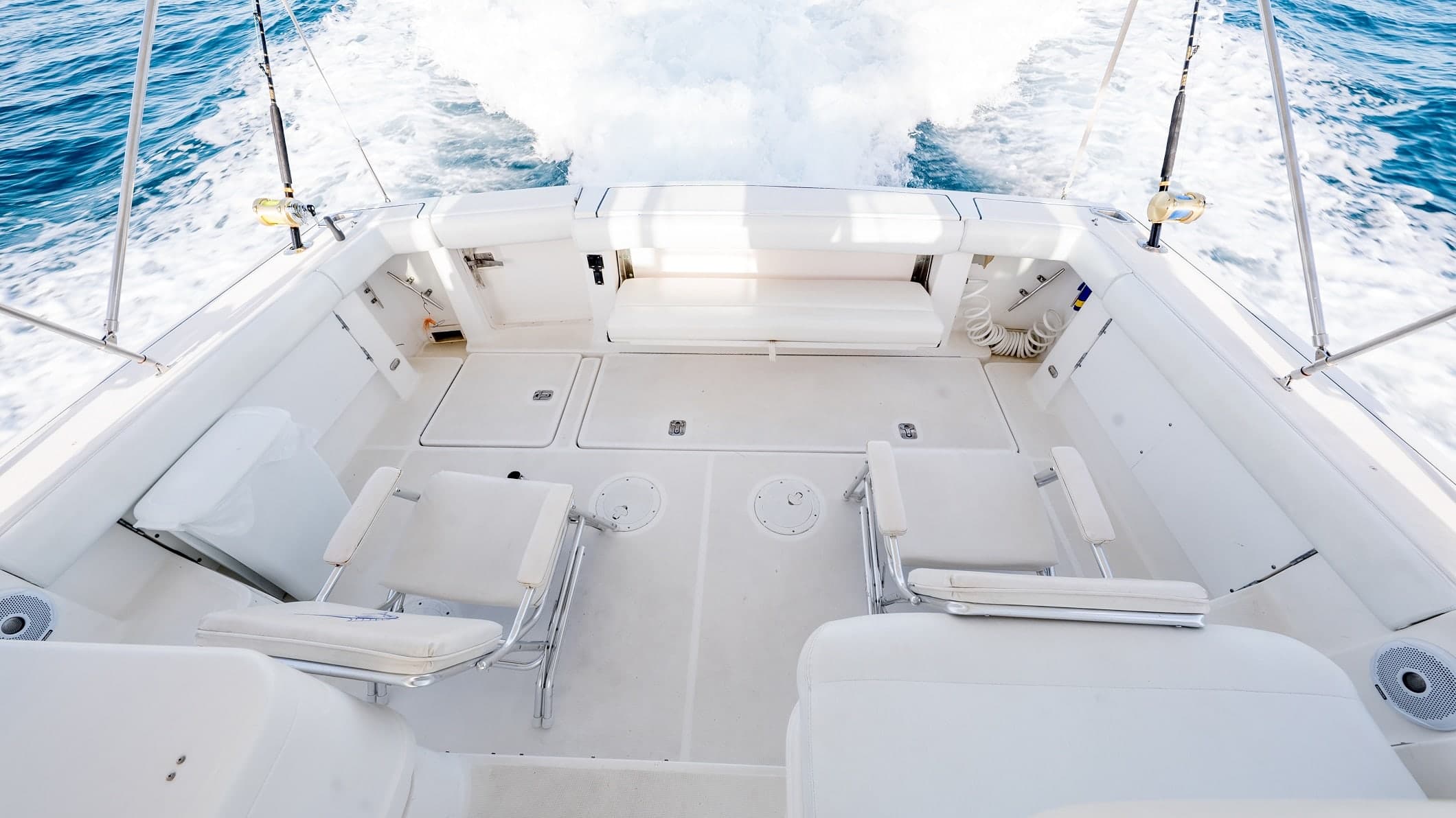 38ft Luxury Cruiser Charter — photo 15