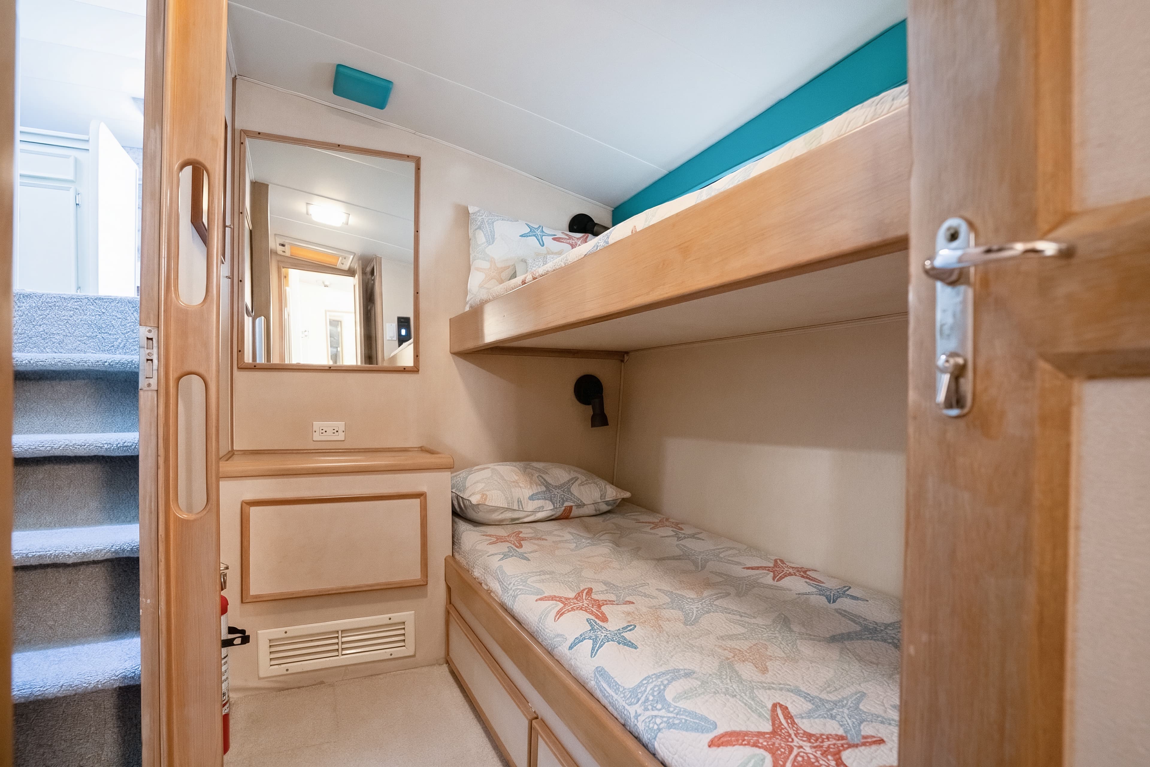 55ft Sportfishing Yacht Charter — photo 20