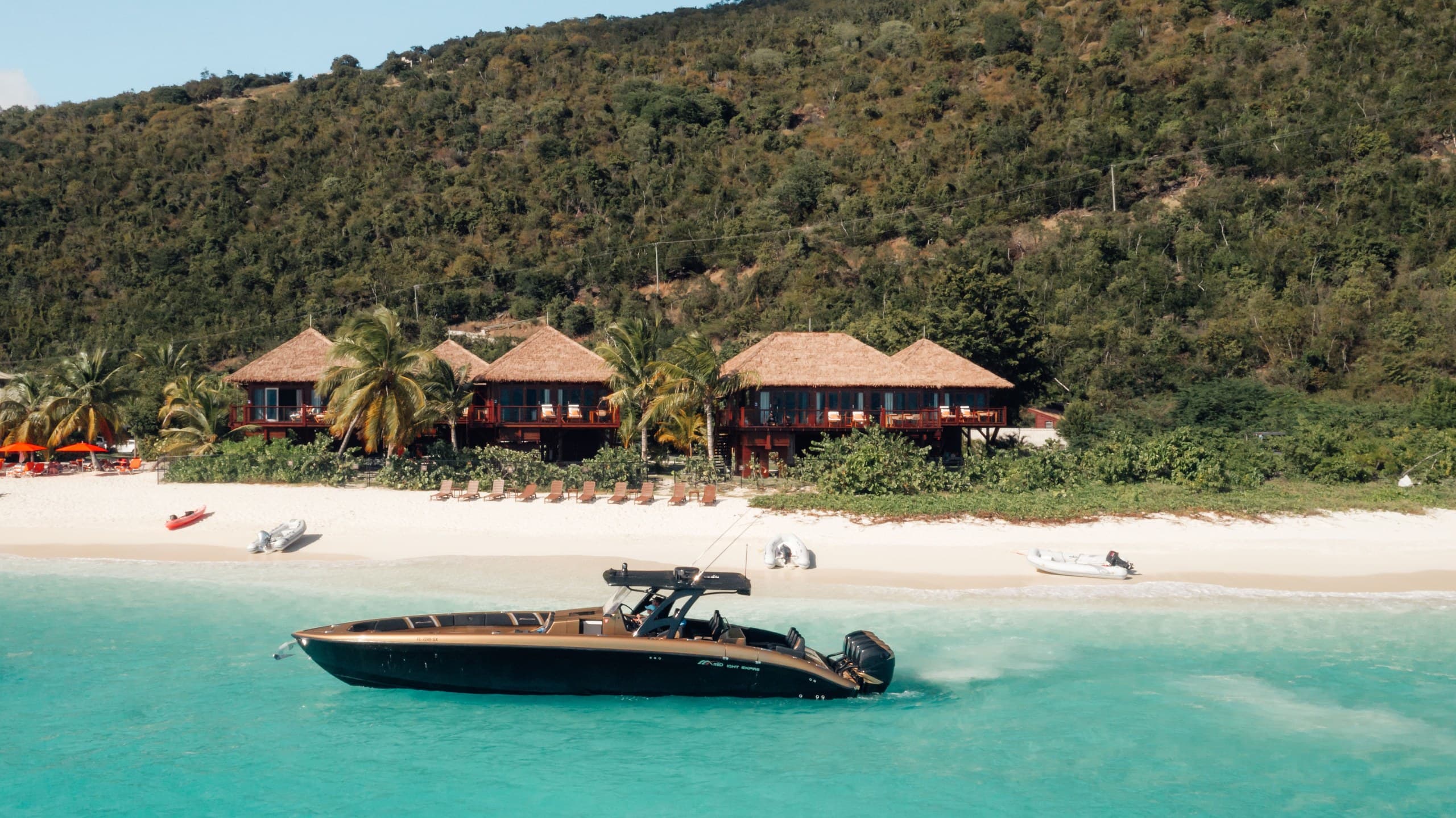 43ft Black & Gold Ultra Luxury Yacht Charter — photo 5