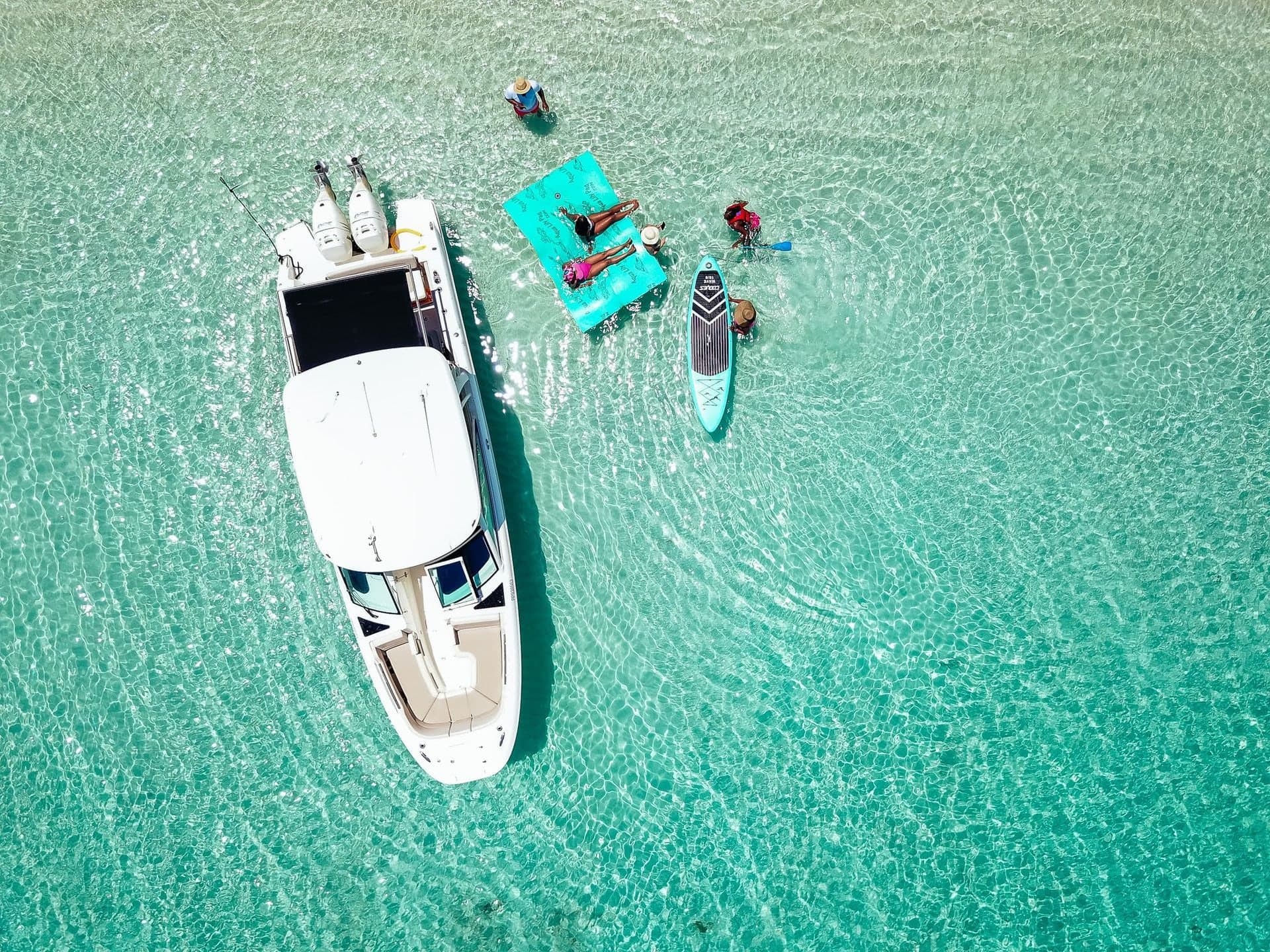 32' Luxury Boat — photo 27